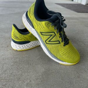 New Balance Fresh Foam M880Y11 Running Shoes